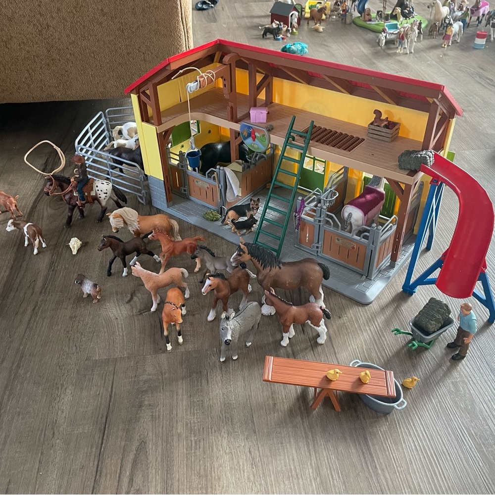 Schleich Horse stable